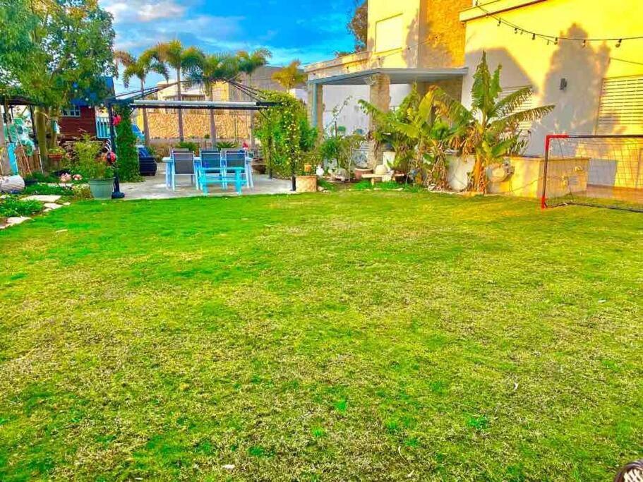 אחוזת היניבים Yaniv Estate Villa Nurit Exteriör bild